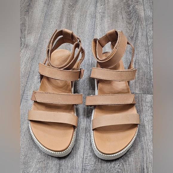 Sorel Shoes - Women's SOREL Roaming Strappy Sandal-Size 7.5